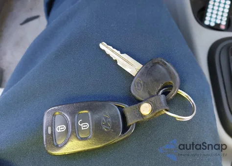 2007 Hyundai Accent Gls from USA, damaged, VIN KMHCN46C37U131882